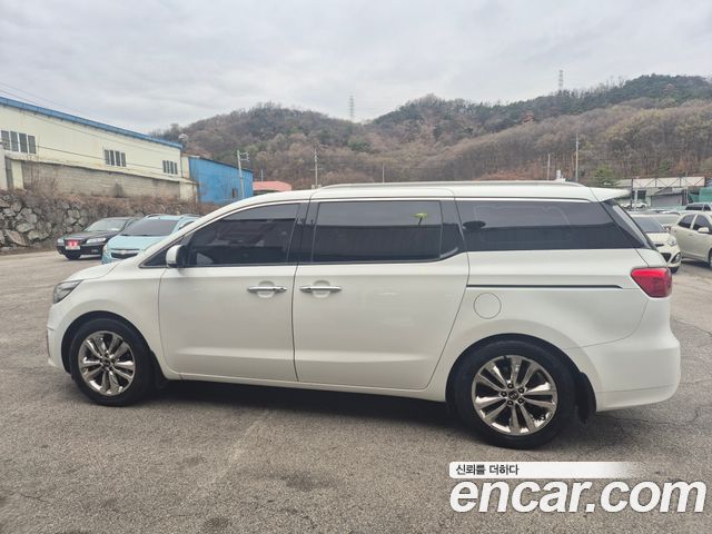 Kia Canival 2015 — photo 2
