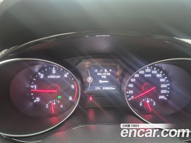 Kia Canival 2015 — photo 9