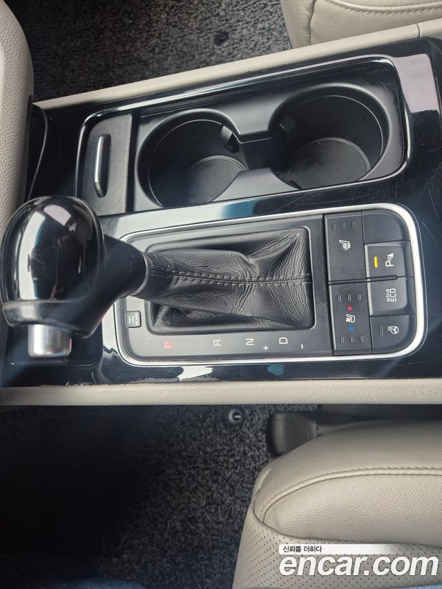 Kia Canival 2015 — photo 11