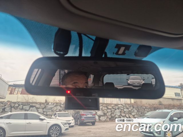 Kia Canival 2015 — photo 12