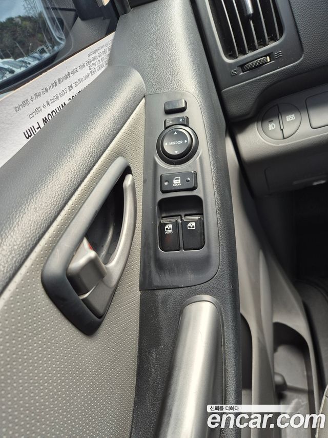 Hyundai Starex 2016 — photo 8