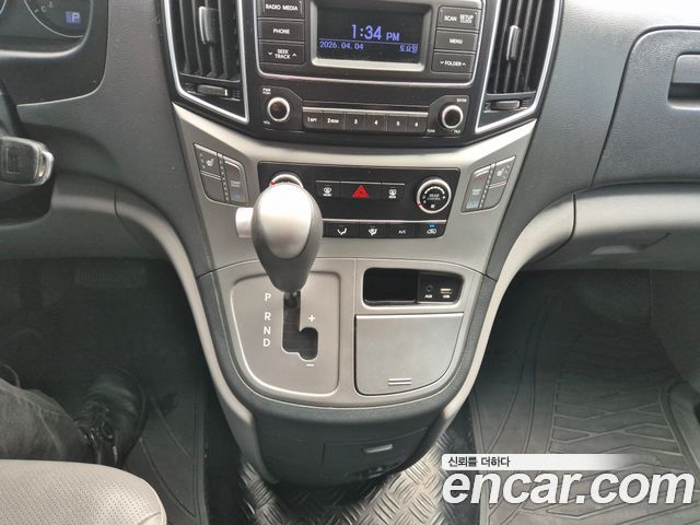 Hyundai Starex 2016 — photo 10