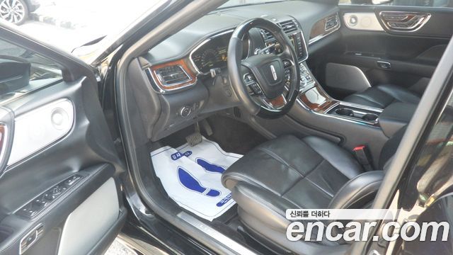 Lincoln Continental 2018 — photo 7