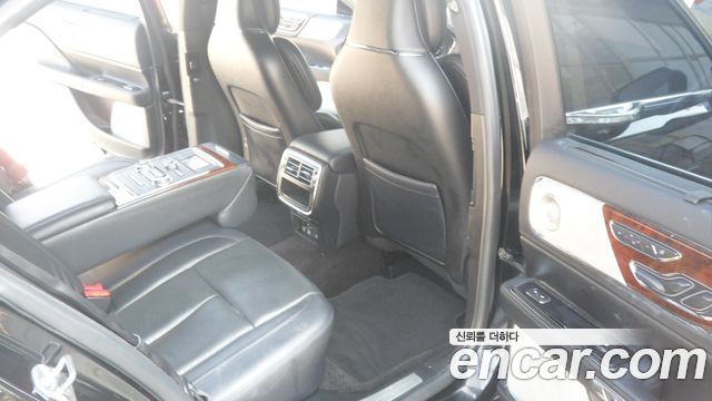 Lincoln Continental 2018 — photo 10