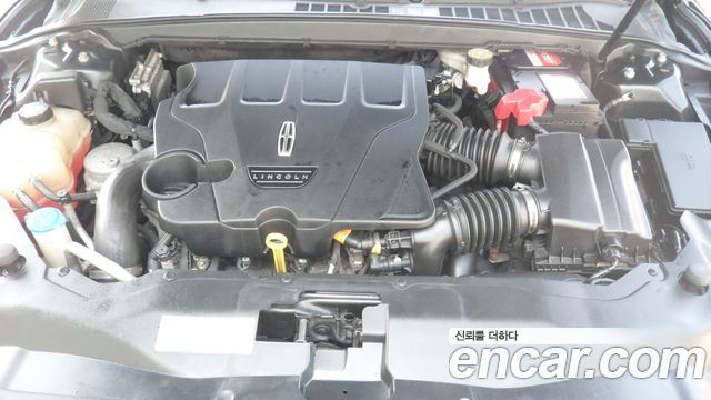 Lincoln Continental 2018 — photo 13