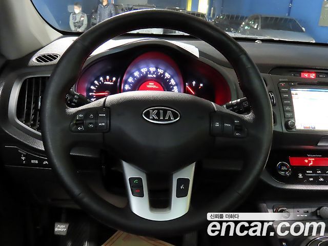 Kia Sportage 2012 — photo 9
