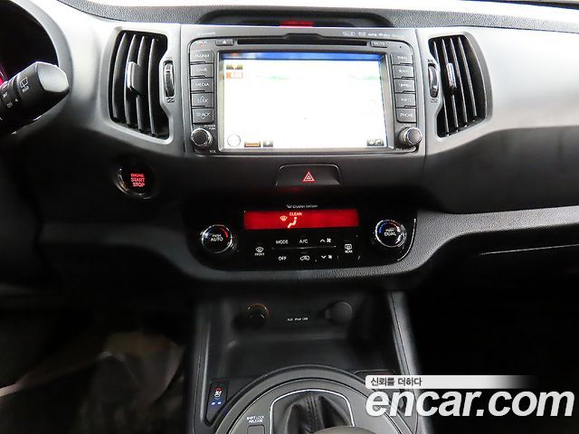 Kia Sportage 2012 — photo 11