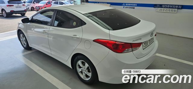 Hyundai AVANTE 2012 — photo 4