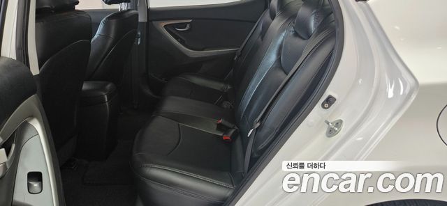 Hyundai AVANTE 2012 — photo 12