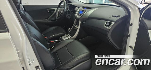 Hyundai AVANTE 2012 — photo 13
