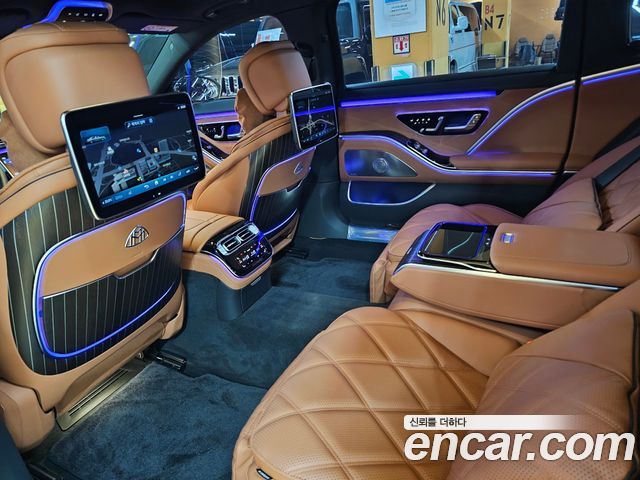 Mercedes-Benz S-Class 2023 — photo 10