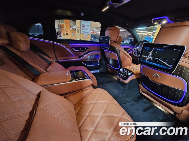 Mercedes-Benz S-Class 2023 — photo 11