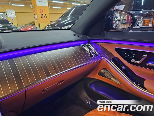 Mercedes-Benz S-Class 2023 — photo 18