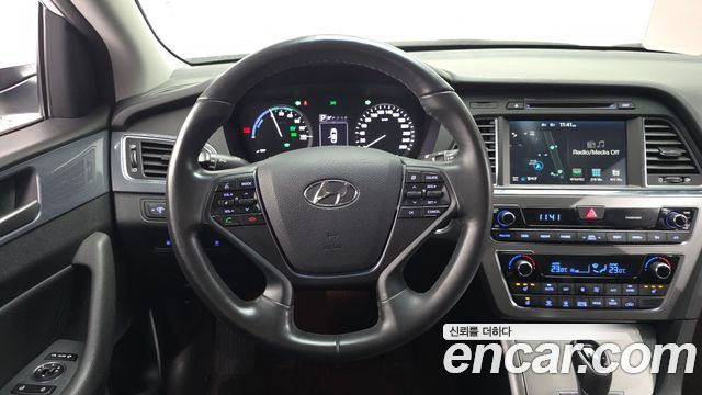 Hyundai Sonata 2016 — photo 13
