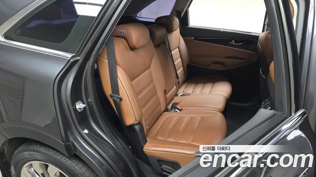 Kia Sorento 2018 — photo 16