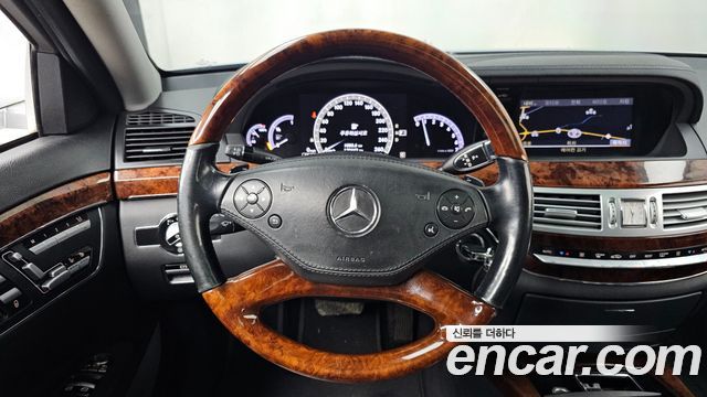 Mercedes-Benz S-Class 2010 — photo 13