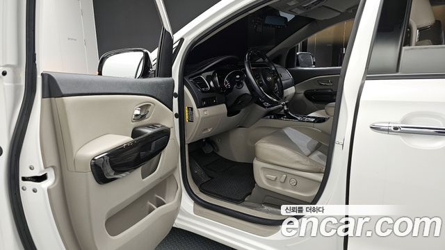 Kia Canival 2020 — photo 13