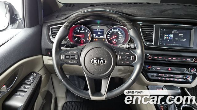 Kia Canival 2020 — photo 19