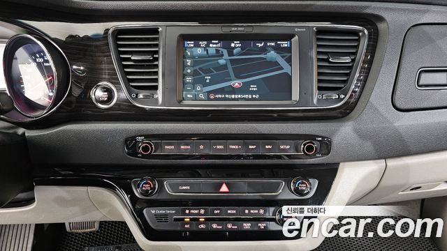 Kia Canival 2020 — photo 20