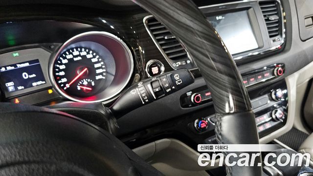 Kia Canival 2020 — photo 24