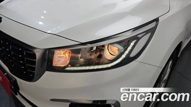 Kia Canival 2020 — photo 8