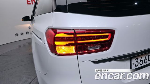 Kia Canival 2020 — photo 9