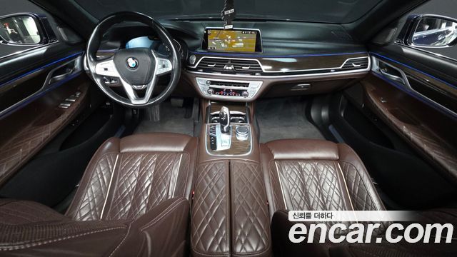 BMW 7-Series 2020 — photo 10