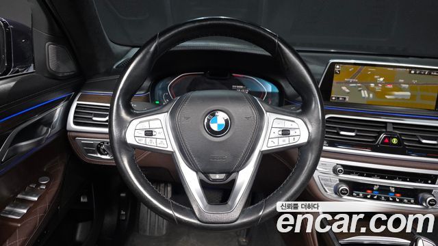 BMW 7-Series 2020 — photo 19