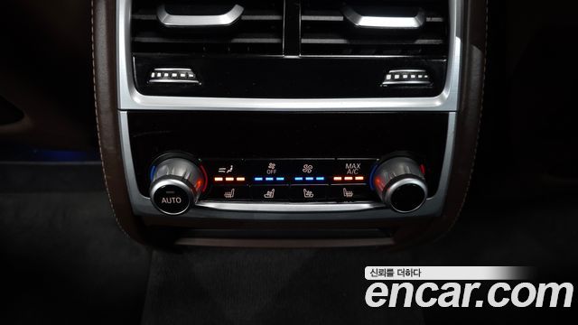 BMW 7-Series 2020 — photo 24