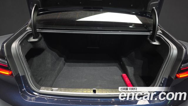 BMW 7-Series 2020 — photo 26