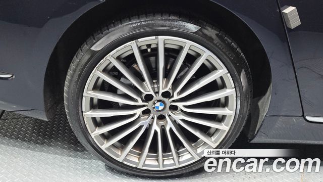 BMW 7-Series 2020 — photo 7