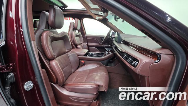 Lincoln Aviator 2022 — photo 10