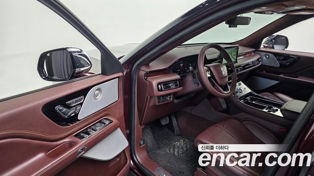 Lincoln Aviator 2022 — photo 13