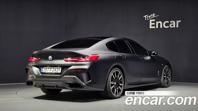 BMW 8-Series 2022 — photo 2