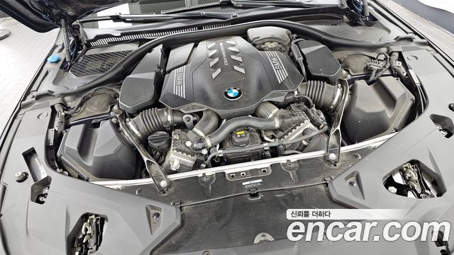 BMW 8-Series 2022 — photo 6