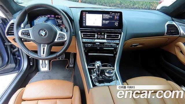 BMW 8-Series 2022 — photo 10