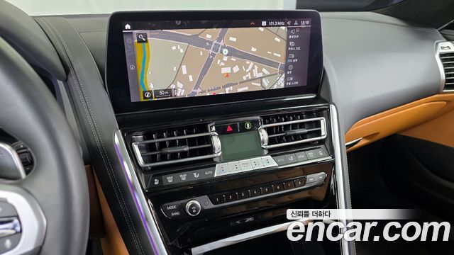 BMW 8-Series 2022 — photo 20