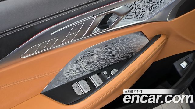 BMW 8-Series 2022 — photo 27