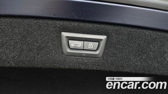 BMW 8-Series 2022 — photo 29