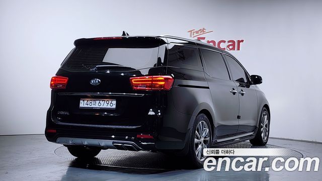 Kia Canival 2020 — photo 2
