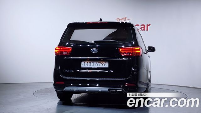 Kia Canival 2020 — photo 4