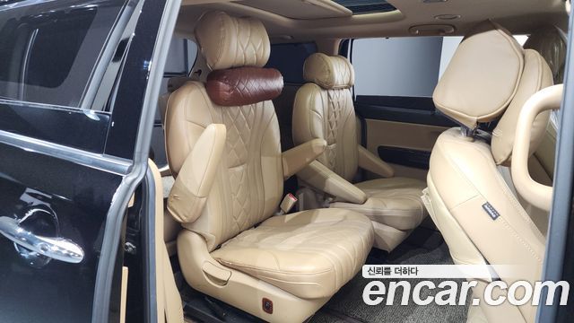 Kia Canival 2020 — photo 17