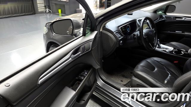 Ford Mondeo 2015 — photo 10