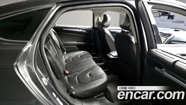 Ford Mondeo 2015 — photo 11