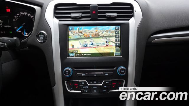 Ford Mondeo 2015 — photo 14