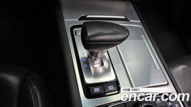 Genesis G80 2017 — photo 9