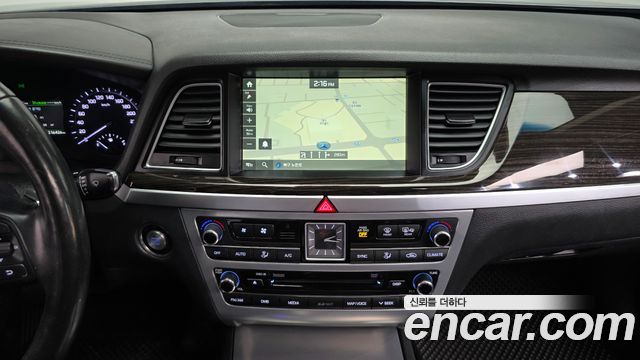 Genesis G80 2017 — photo 14