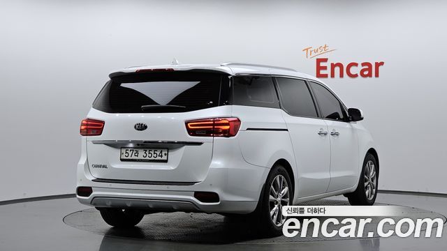 Kia Canival 2019 — photo 2