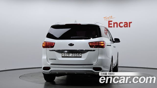 Kia Canival 2019 — photo 4
