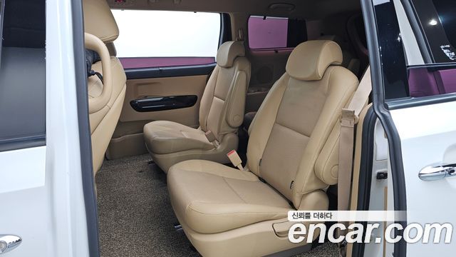 Kia Canival 2019 — photo 18